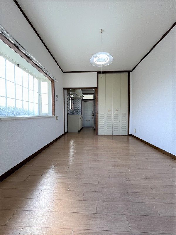 居室・リビング　別部屋写真使用