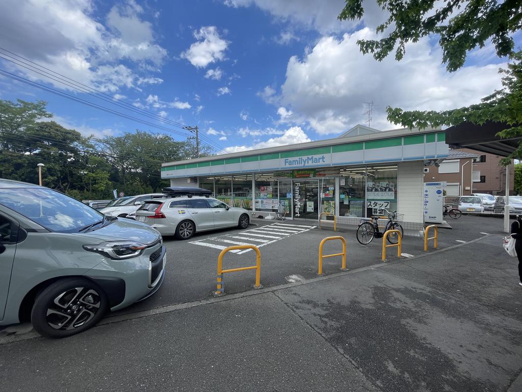 コンビニ　ファミリーマート青葉すみよし台店（コンビニ）まで436m