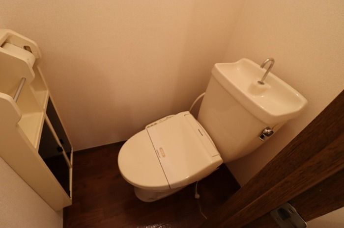 トイレ　※別号室参考写真です