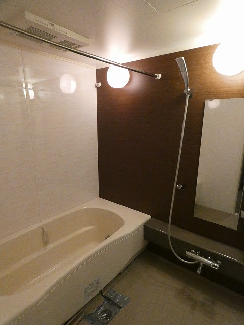 バス・シャワールーム　バス