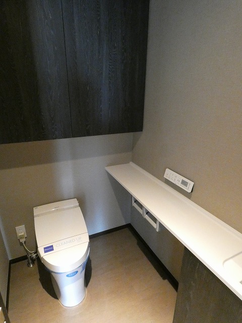 トイレ　トイレ