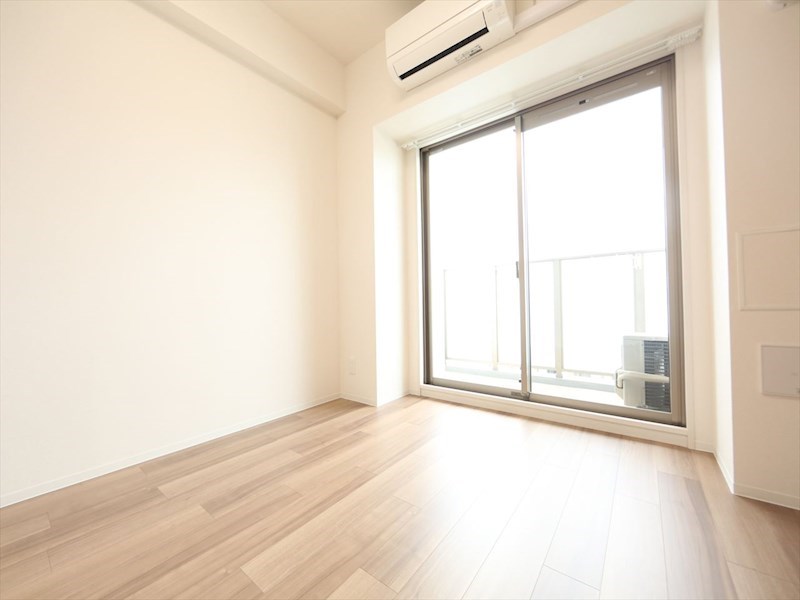 バルコニー　洋室6.2帖　エアコン完備　バルコニー