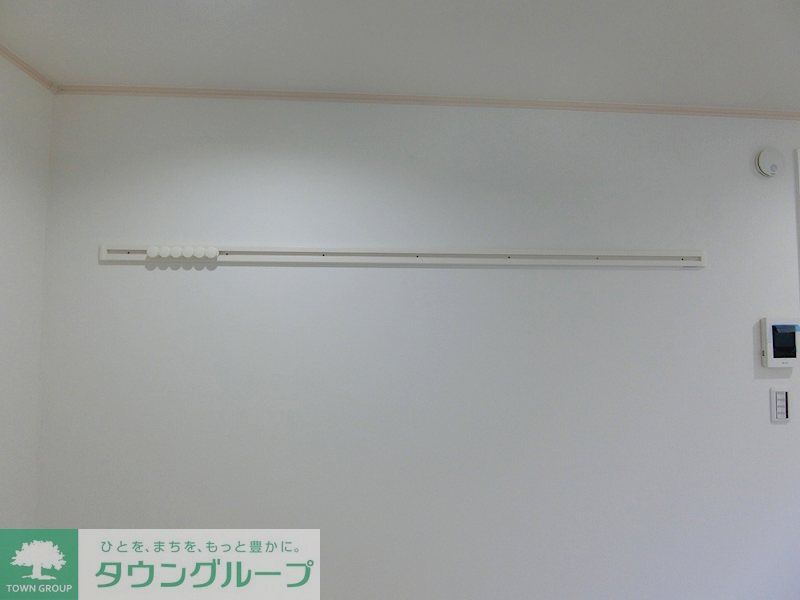 その他設備　壁掛けハンガーレール付き
