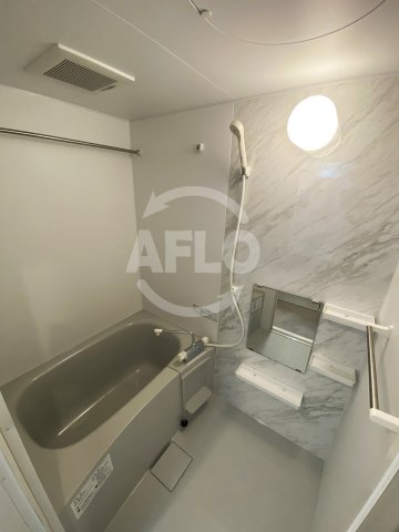 バス・シャワールーム　アートレジデンス上町　浴室