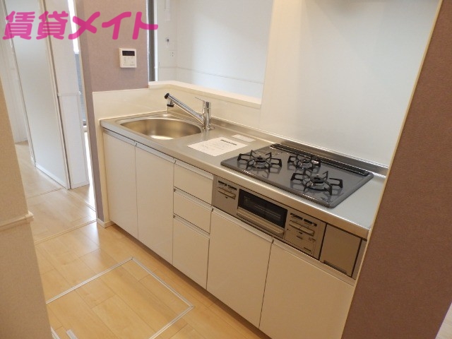 キッチン　同タイプ部屋写真です。