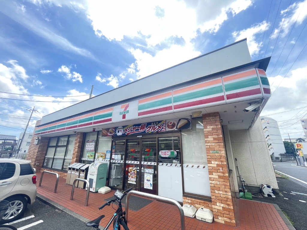 コンビニ　セブンイレブン足立梅田５丁目店（コンビニ）まで293m