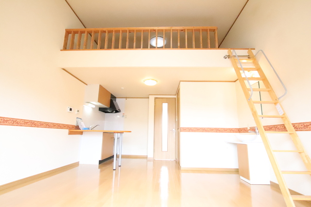 居室・リビング　明るい印象のお部屋です