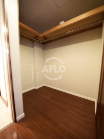 収納　グランドメゾン南船場　ウォークスルークローゼット