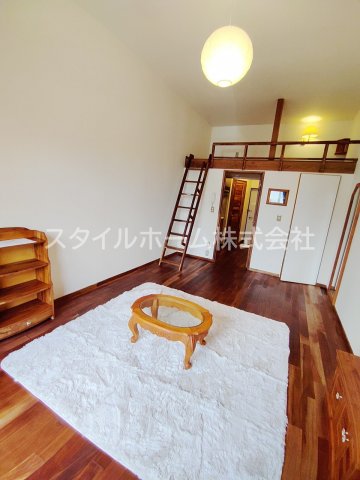 居室・リビング　別部屋写真です。