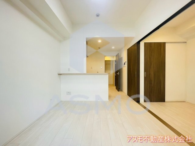 居室・リビング　同マンション別部屋参考写真
