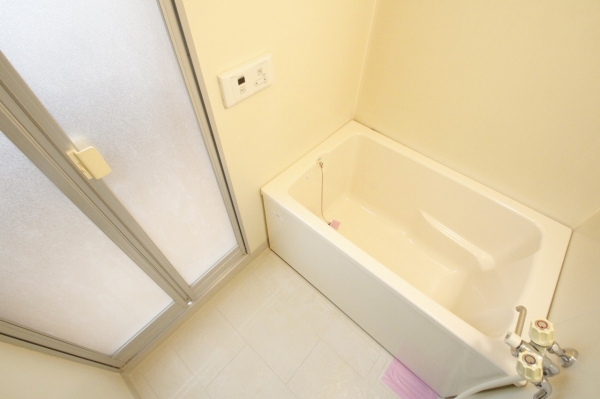 バス・シャワールーム　浴槽交換済