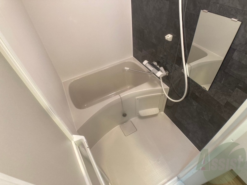 バス・シャワールーム　疲れを癒すには湯船でゆっくりするのが良いですよ。