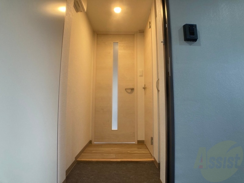 玄関　玄関の様子です。明るい印象ですね。気分もあがりそう。