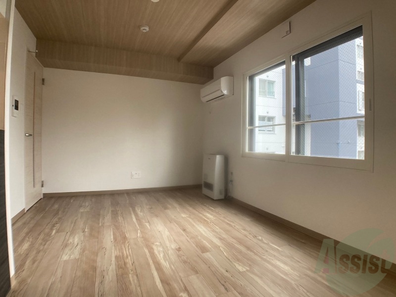 居室・リビング　広々としたリビングですね。使い勝手がよさそうですね！