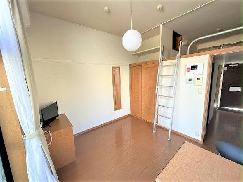 居室・リビング　1階タイプのお部屋です。