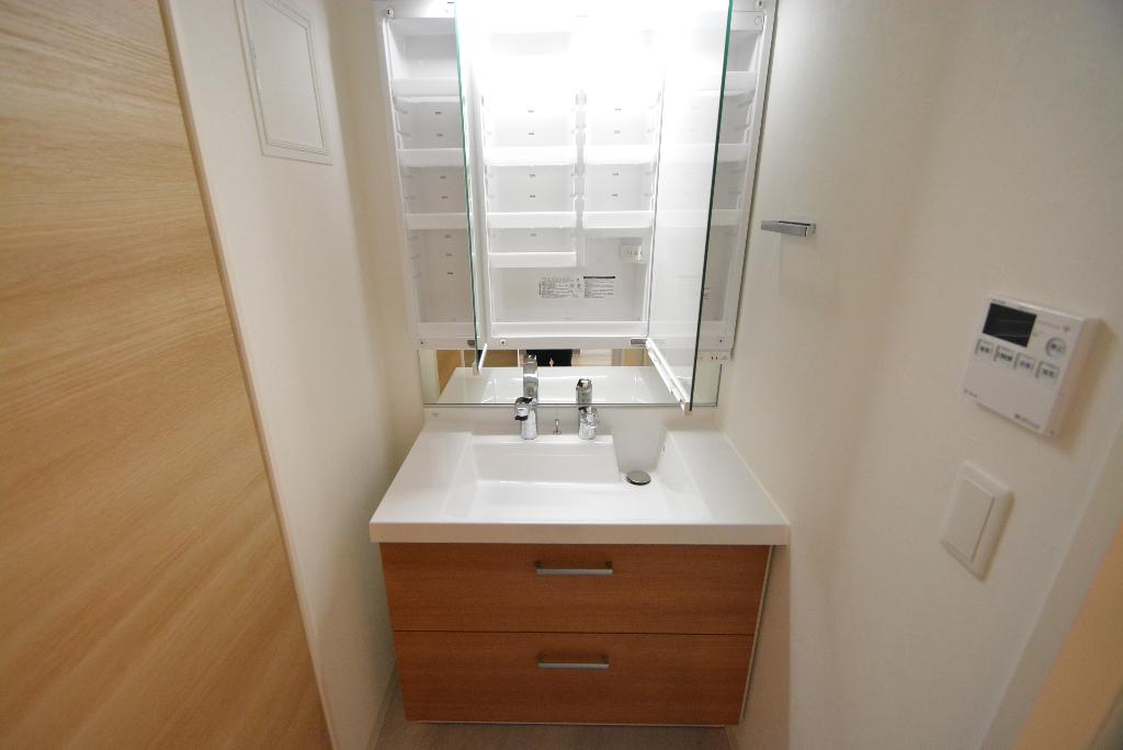 洗面設備　洗髪洗面化粧台