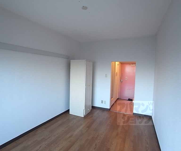 居室・リビング　天井高いです！