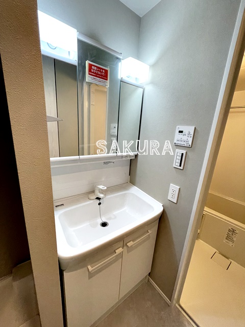 洗面設備　朝の身支度に欠かせない独立洗面台♪