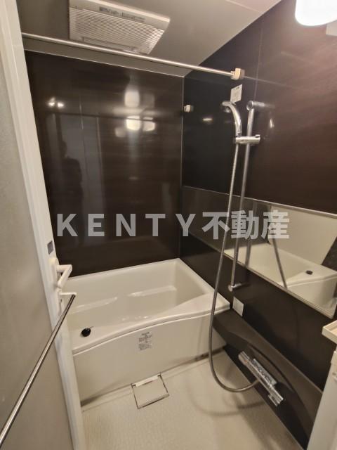 バス・シャワールーム　落ち着いた空間のお風呂です