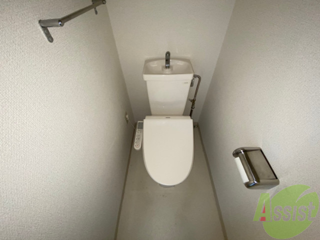 トイレ　ウォシュレット機能がついたトイレ。安心して使用できますね。