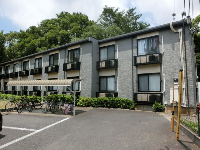 建物外観　家具家電付きで初期費用を抑えられますよ