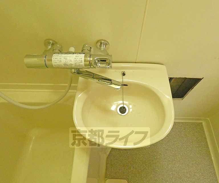 洗面設備　洗面台です