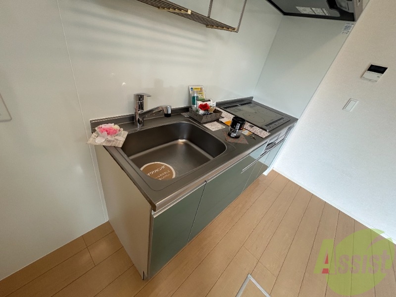 キッチン　キッチンはＩＨなのでお手入れがしやすそうですね。