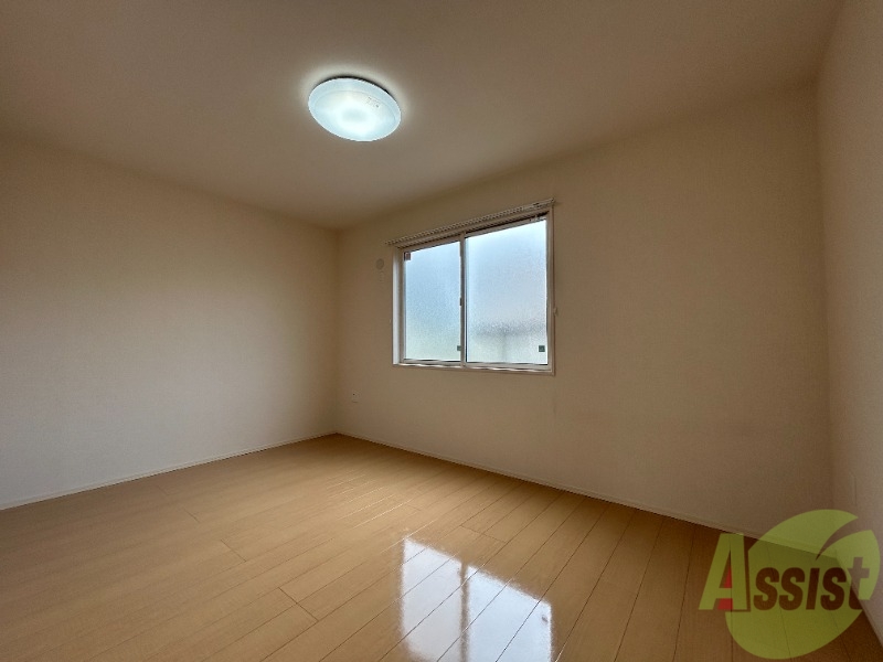 その他部屋・スペース　寝室になりそうな洋室です。広くて使いやすそうですね。