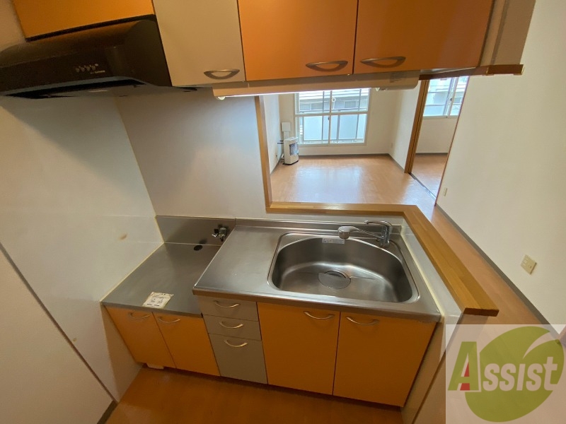 キッチン　キッチンは調理スペースもあり料理がはかどりそうです。