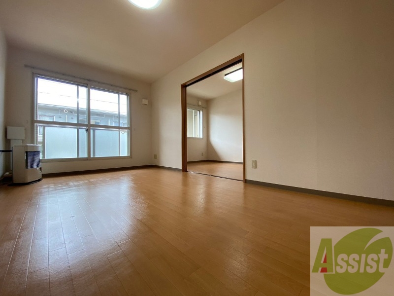 居室・リビング　広くてキレイなお部屋が広がっていて、充実した生活が送れそう。