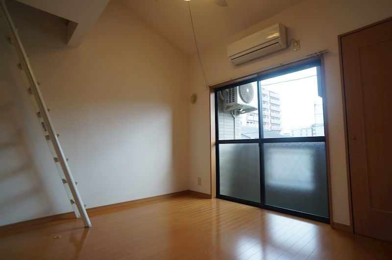 居室・リビング　別号室