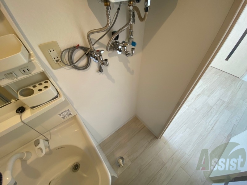 その他　洗濯機置場は室内にあるのでもちろんいつでも洗濯できます。