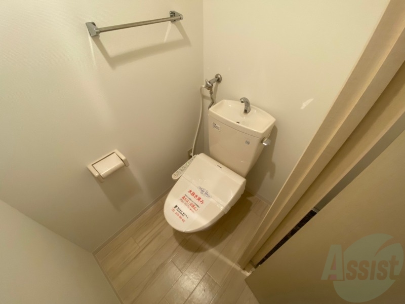 トイレ　こちらはトイレです。清潔感があり、安心して使用できます。