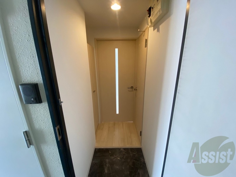 玄関　玄関の様子です。明るい印象ですね。気分もあがりそう。