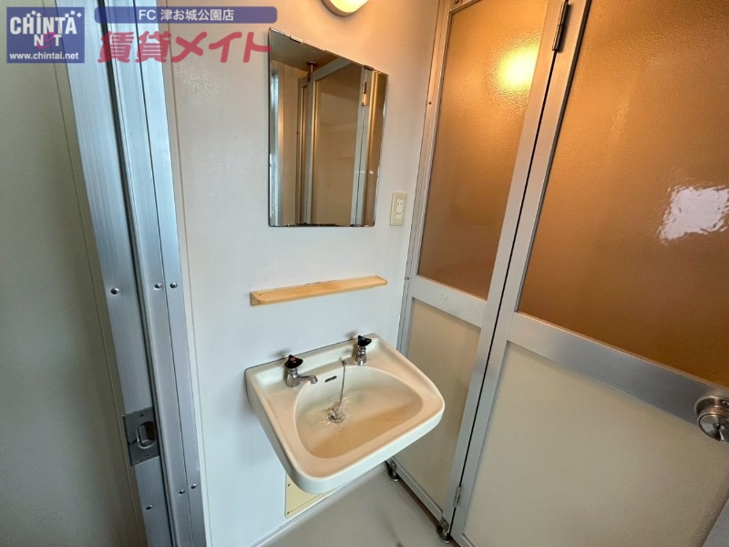 洗面設備　同じ物件、別部屋の写真です