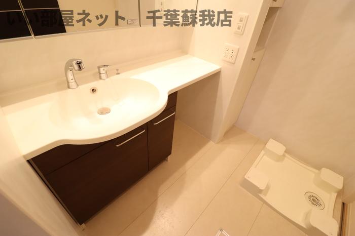 洗面設備　コンパクトで使いやすい洗面所