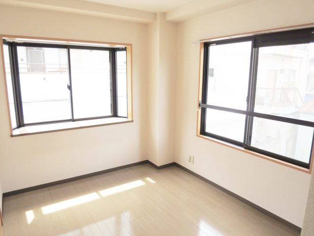 その他部屋・スペース　もう一つの洋室5.3帖はこちら！