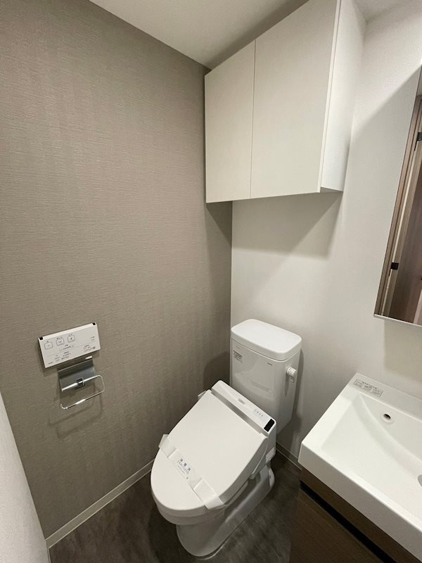 トイレ　嬉しい温水洗浄便座♪