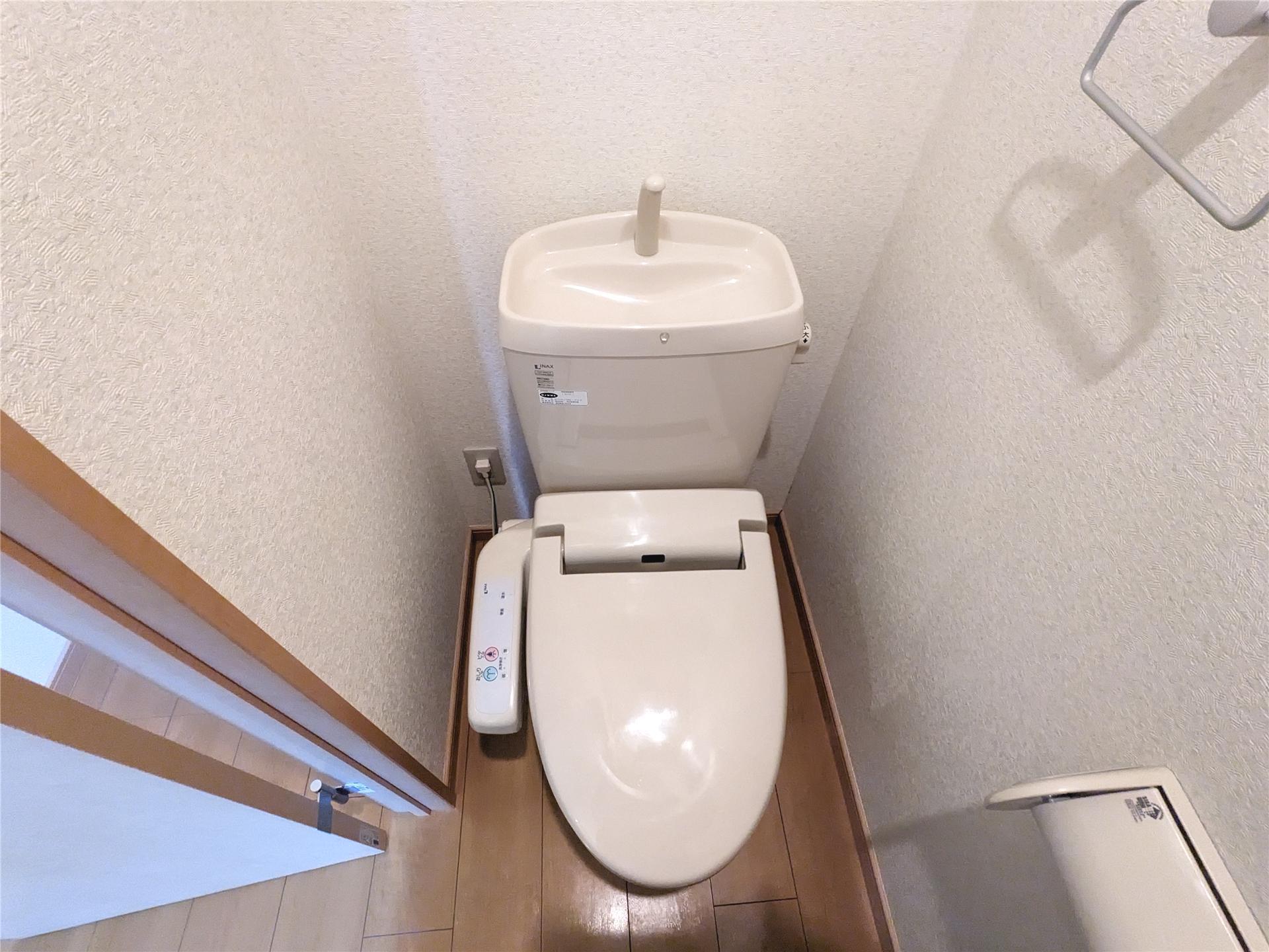 トイレ　ウォシュレット完備♪