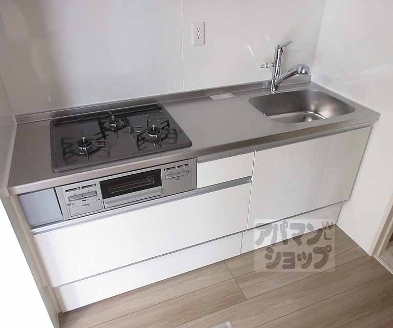 キッチン　使い勝手の良いシステムキッチン・