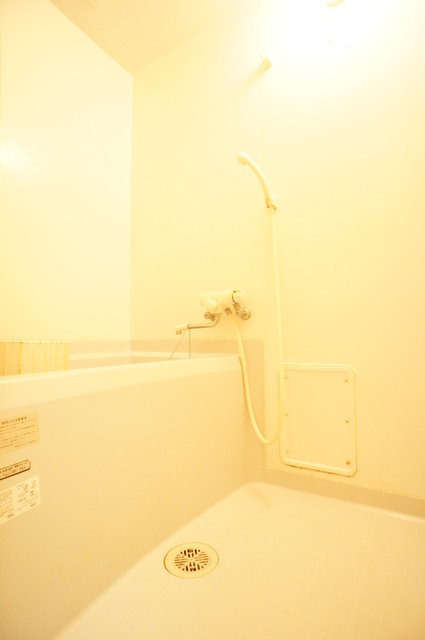 バス・シャワールーム　広々とした浴槽が人気です！日ごろの疲れも取れます♪