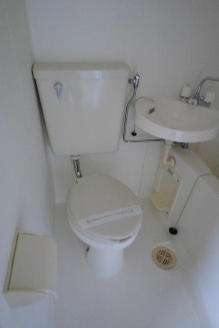 トイレ　写真は３０２号室