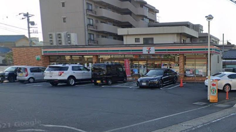 コンビニ　セブンイレブン吉川木売2丁目店（コンビニ）まで214m