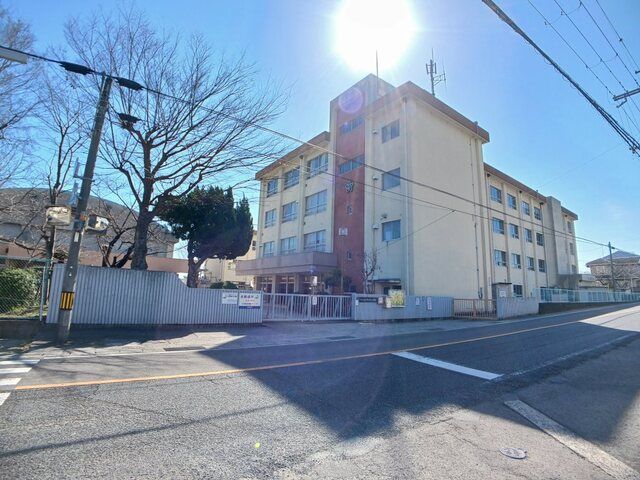 病院　紀伊小学校様（病院）まで650m