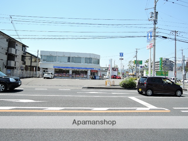 コンビニ　ローソン高知南川添店（コンビニ）まで458m