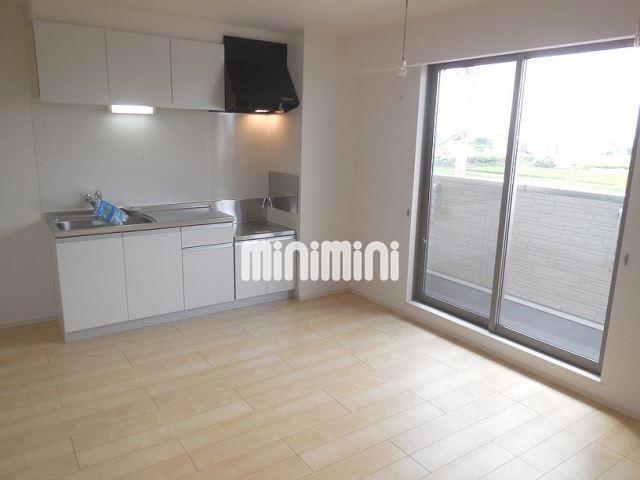 居室・リビング　明るいリビングですよ