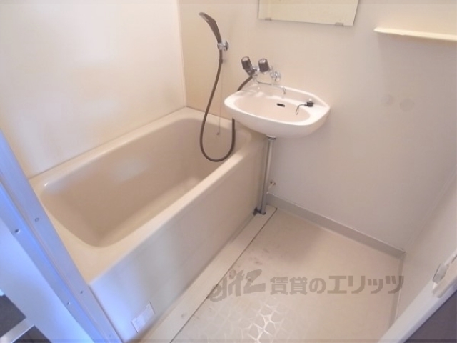 バス・シャワールーム　バス