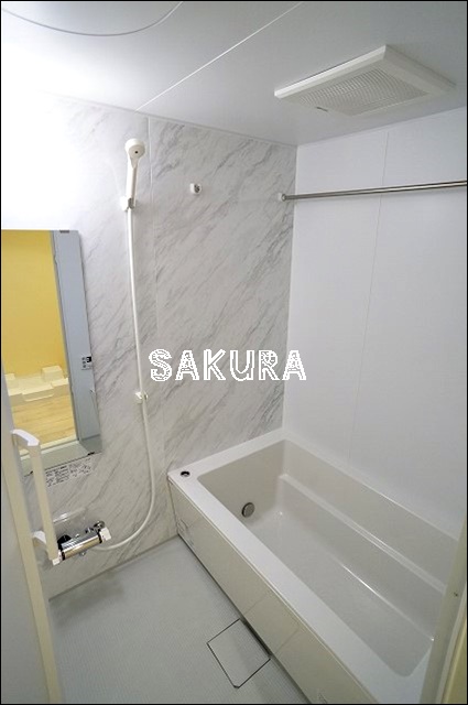 バス・シャワールーム　ご家族や長時間入浴に便利な追い炊き機能付きです♪