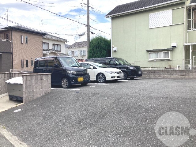 駐車場　敷地内駐車場