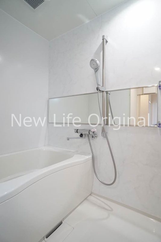 バス・シャワールーム　清潔感溢れる浴室のお写真です☆